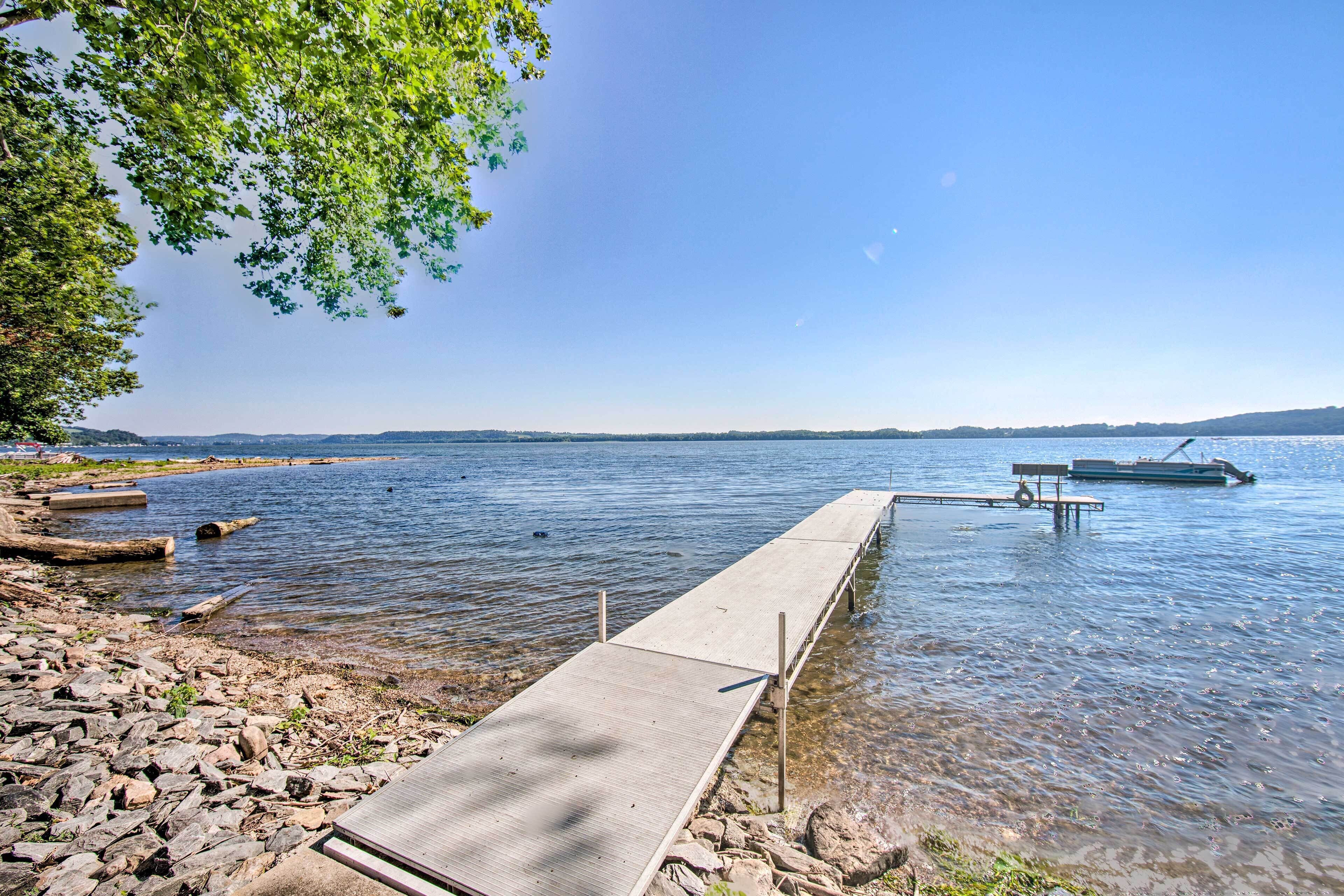 Family Home + Private Hot Tub on Susquehanna River