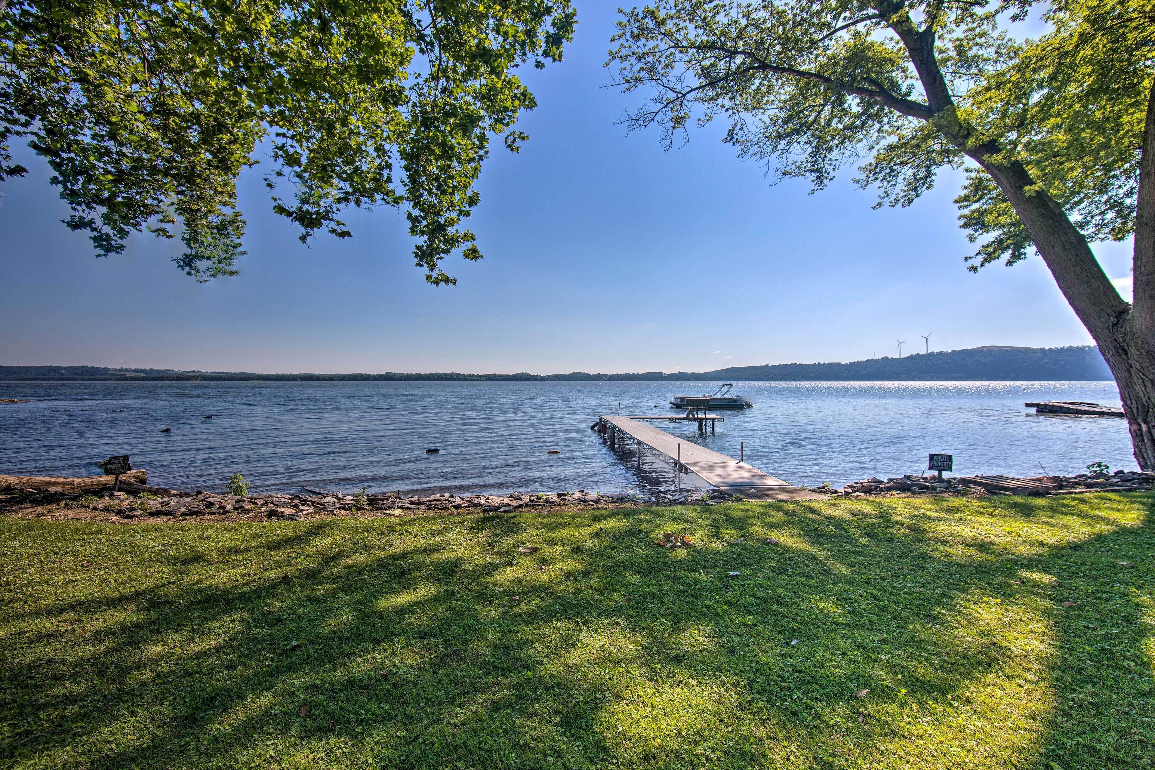 Family Home + Private Hot Tub on Susquehanna River