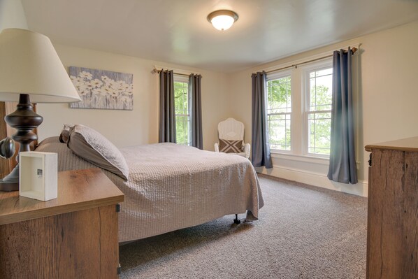 House (6 Bedrooms) | Interior