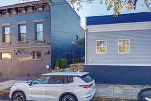 Cottage (1 Bedroom) | Interior - Cozy Newport Cottage Near Stadiums & Downtown (Newport)