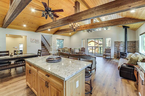 Cozy Pine Mountain Club Cabin w/ Large Deck