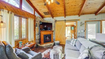 House (2 Bedrooms) | Front of property