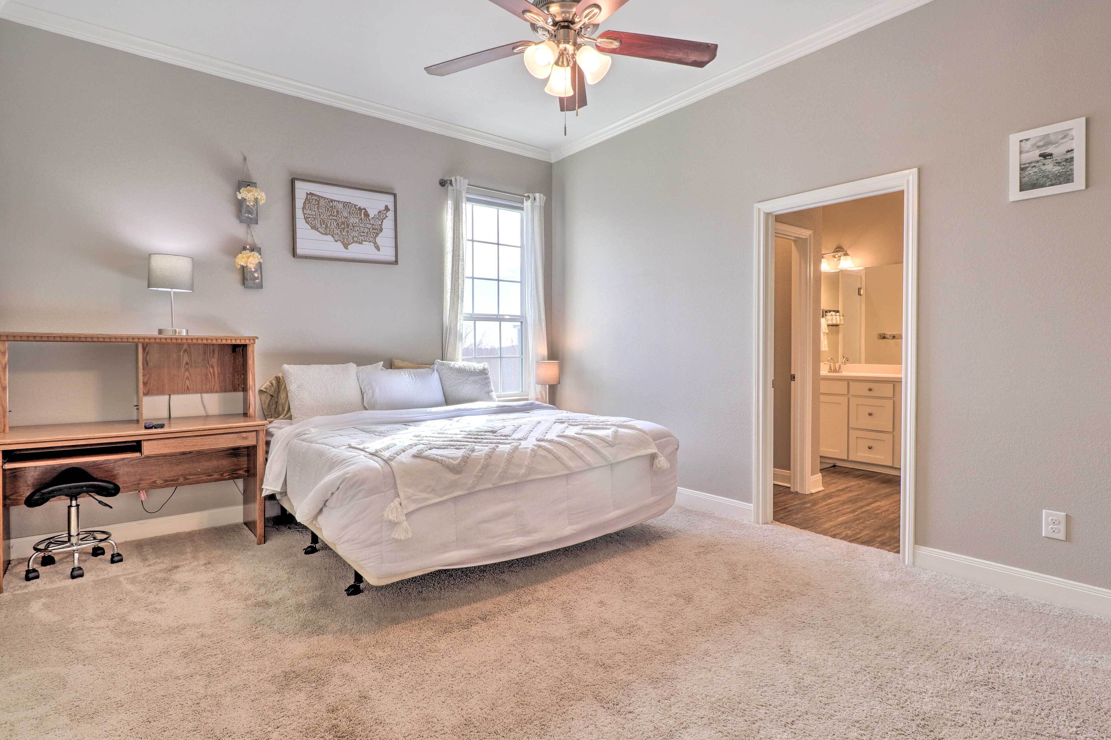 House (3 Bedrooms) | Interior