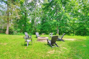 Interior - Lake Cumberland Retreat w/ Deck & Views! (Jamestown)