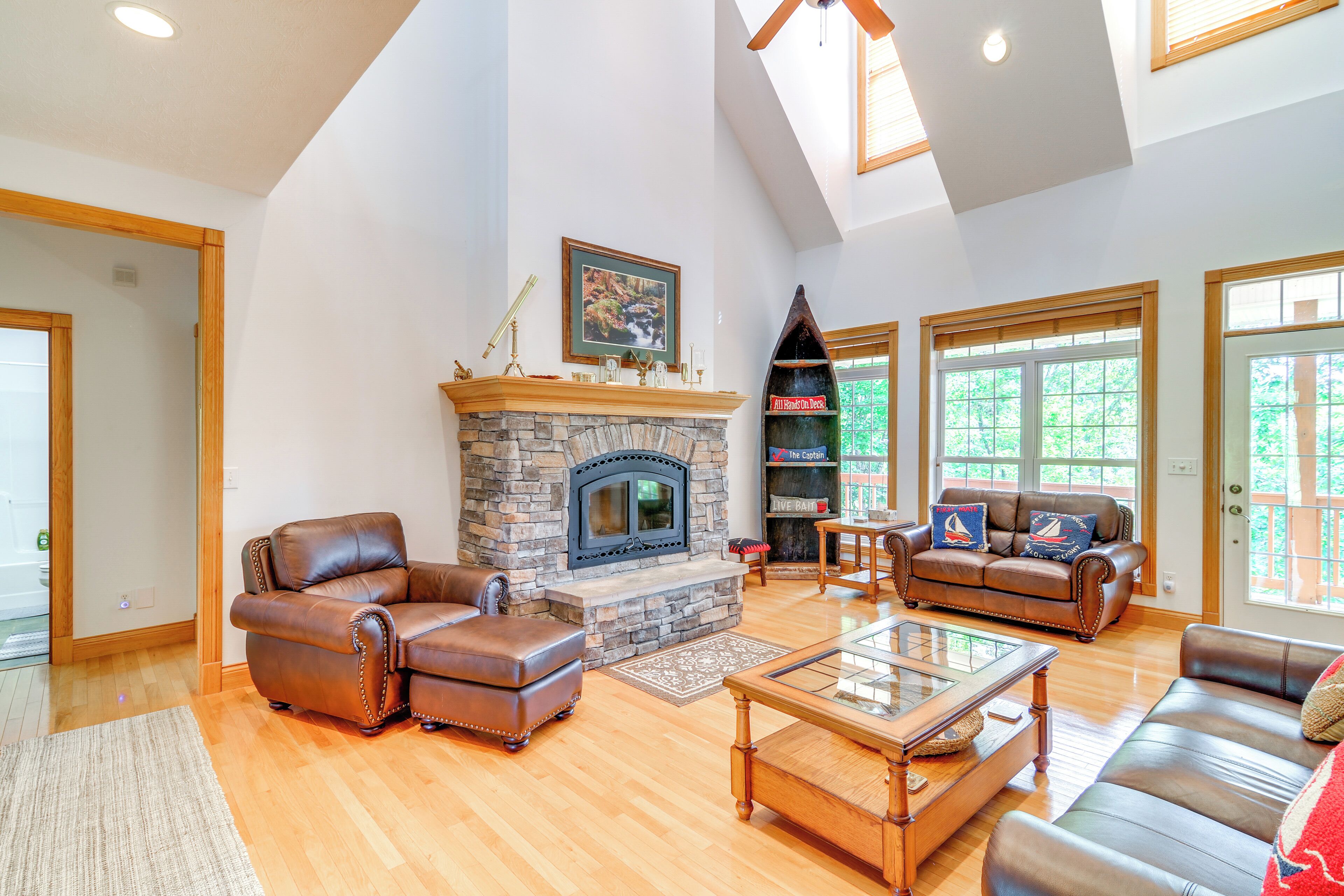 House (6 Bedrooms) | Interior