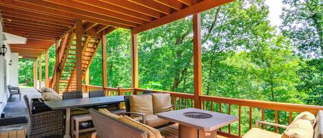 House (6 Bedrooms) | Interior