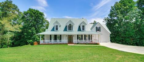 House (6 Bedrooms) | Exterior