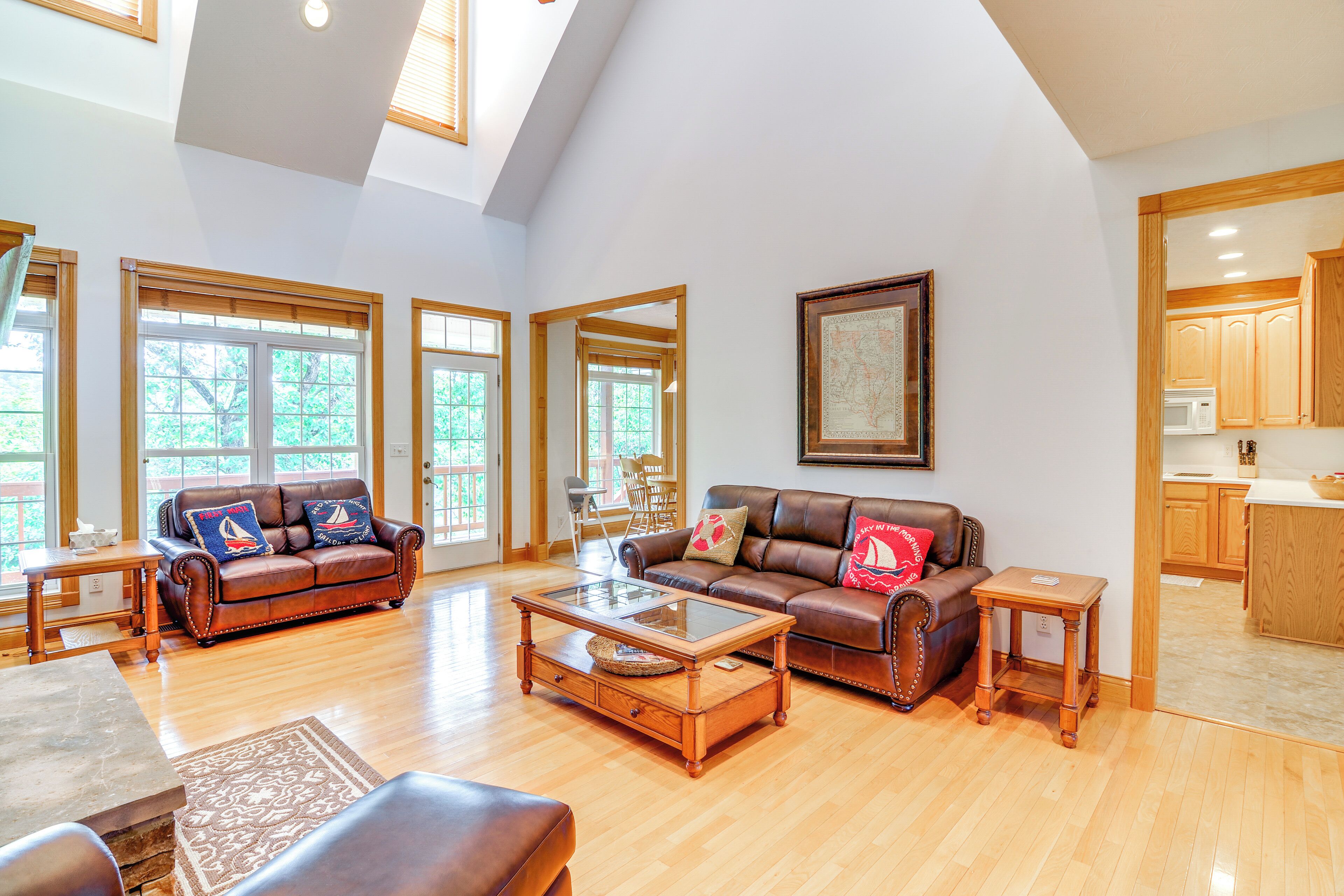 House (6 Bedrooms) | Interior