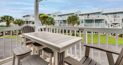 Orange Beach Condo w/ Shared Pool & Views!