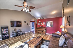 House (3 Bedrooms) | Interior