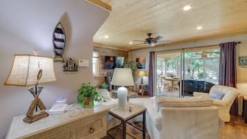 Cottage (2 Bedrooms) | Interior