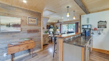 Cottage (2 Bedrooms) | Interior