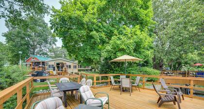 Lakefront Cottage w/ Deck Near Indiana Beach!