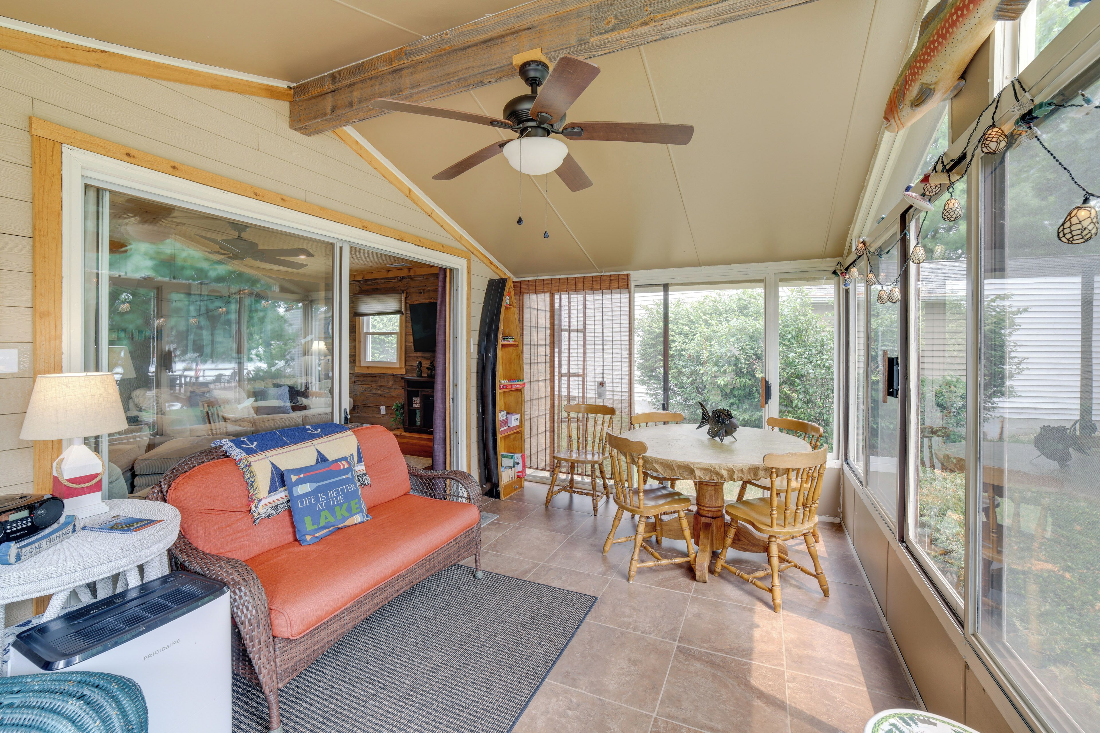 'cozy Cottage' w/ Private Patio by Indiana Beach!