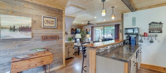 Lakefront Cottage w/ Deck Near Indiana Beach!