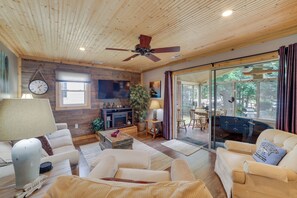 Cottage (2 Bedrooms) | Interior