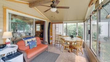 Cottage (2 Bedrooms) | Interior