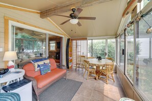 Cottage (2 Bedrooms) | Interior