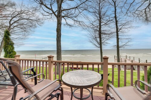 Waterfront Lake Huron Home - Private Beach!