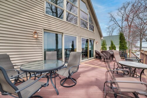 Waterfront Lake Huron Home - Private Beach!