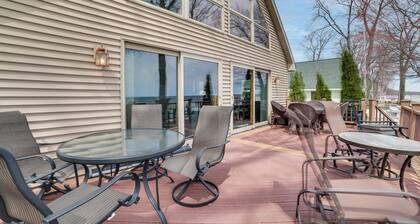 Waterfront Lake Huron Home - Private Beach!