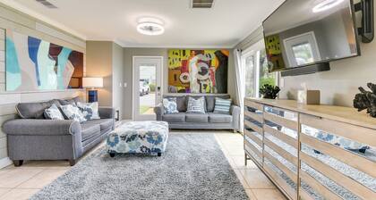 Vibrant Family Condo: 100 Feet to Private Beach!