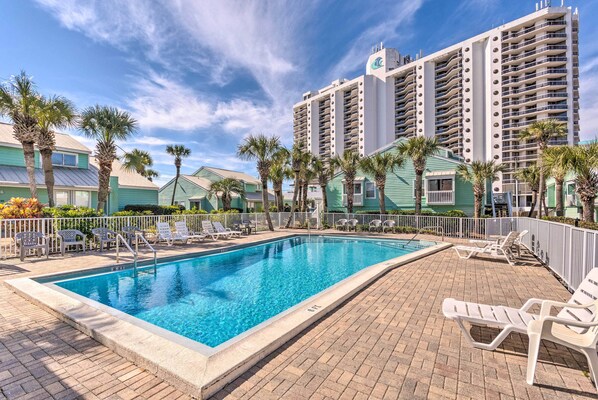 Interior - Vibrant Family Condo: 100 Feet to Private Beach! (Miramar Beach)