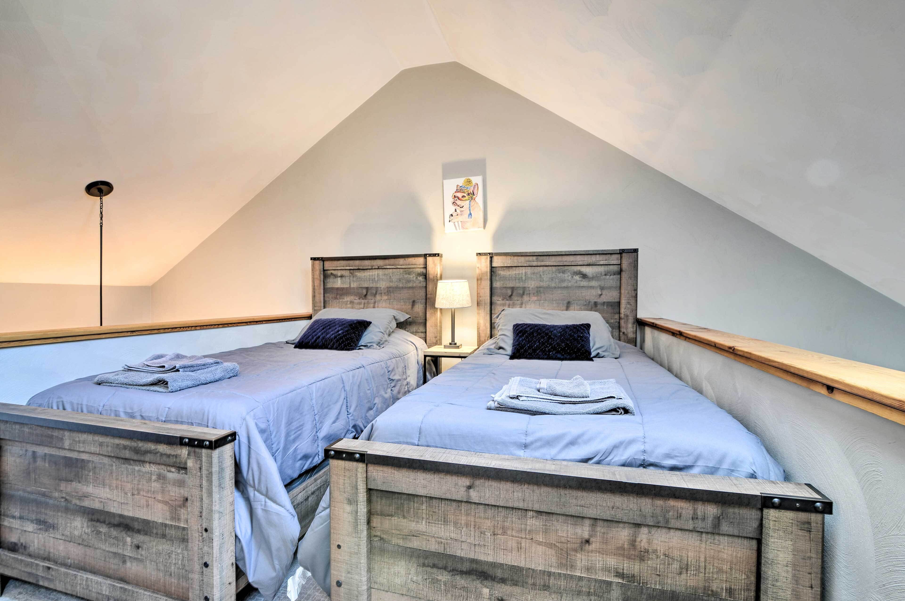 Somerset Townhome w/ Deck < 2 Mi to Ski Lift!