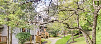 Somerset Townhome w/ Deck < 2 Mi to Ski Lift!