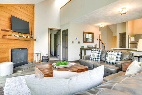 Somerset Townhome w/ Deck < 2 Mi to Ski Lift!
