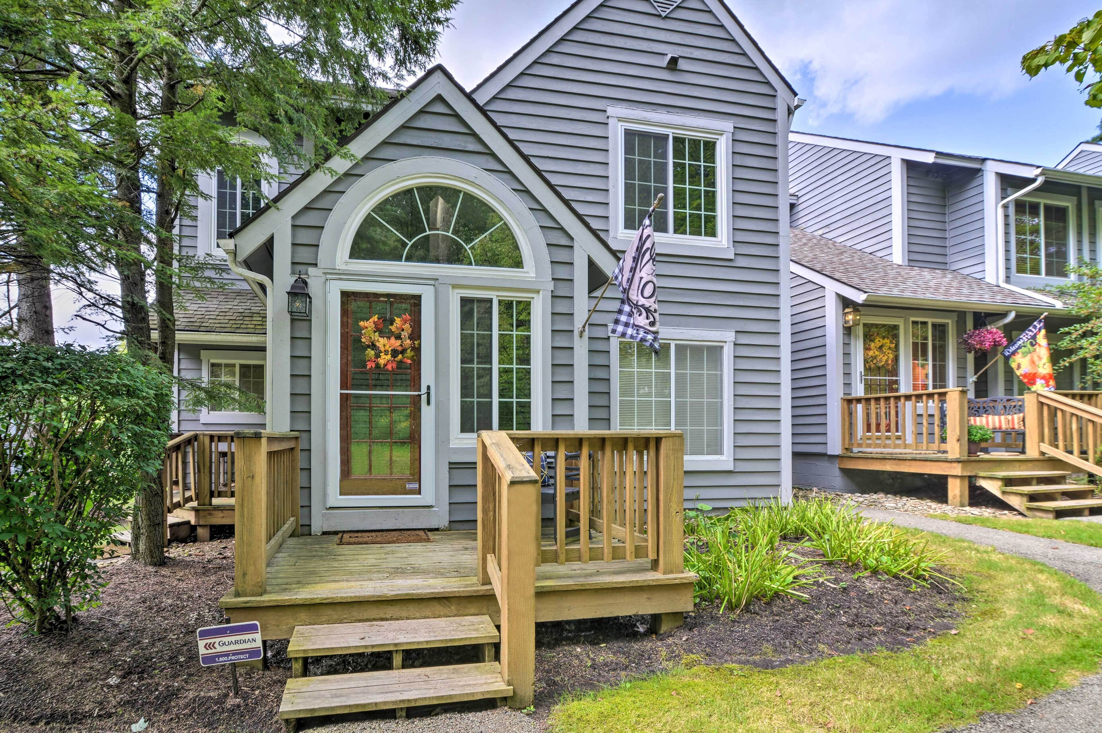 Somerset Townhome w/ Deck < 2 Mi to Ski Lift!