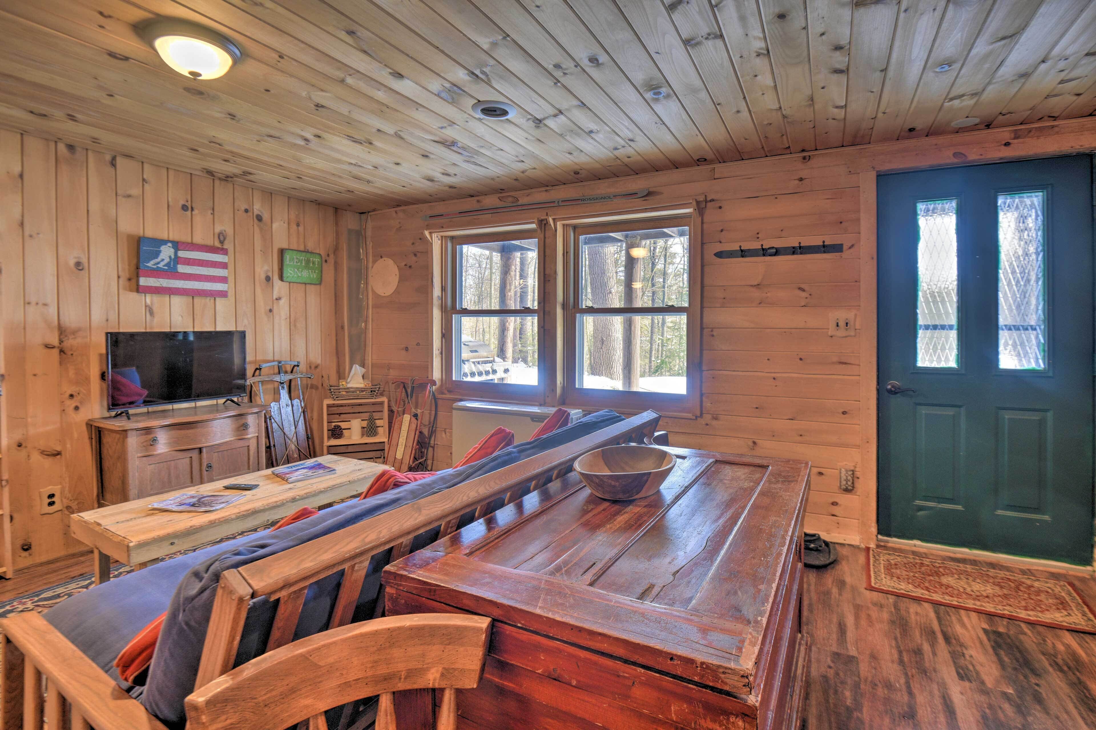 Rustic Madison 'treehouse' Cabin With Game Room!