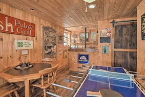 Interior - Rustic Madison 'treehouse' Cabin With Game Room! (Madison)