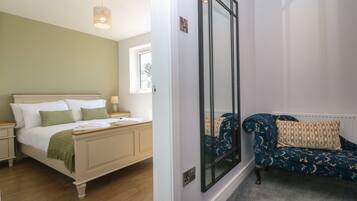 4 dormitorios, decoración individual, mobiliario individual