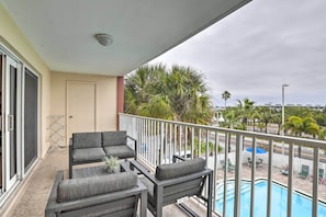 Apartment (2 Bedrooms) | Front of property - Pool Access! Indian Shores Beachfront Condo (Indian Shores)