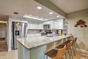 Apartment (2 Bedrooms) | Interior - Pool Access! Indian Shores Beachfront Condo (Indian Shores)