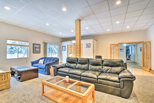 Peaceful Mountain-view Home - Walk to Kenai Lake!