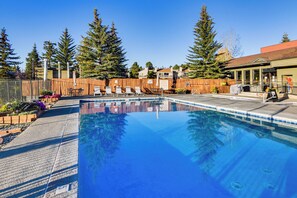 Apartment (3 Bedrooms) | Interior - Fraser Townhome w/ Deck, 7 Mi to Winter Park! (Fraser)