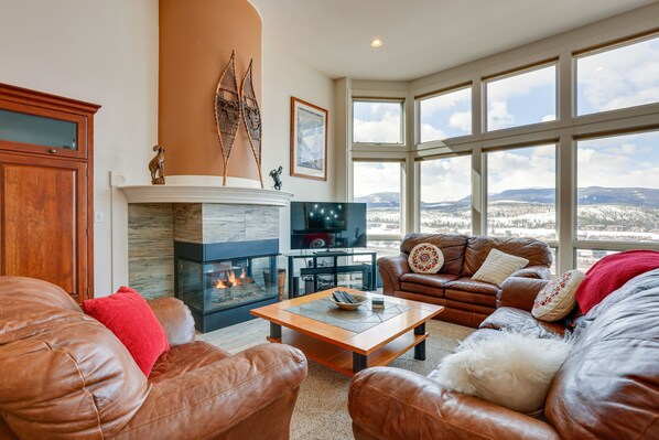 Appartement (3 Bedrooms) | Coin séjour