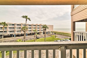 Apartment (1 Bedroom) | Interior - Seaside Corpus Christi Condo at The Villa del Sol! (Corpus Christi)