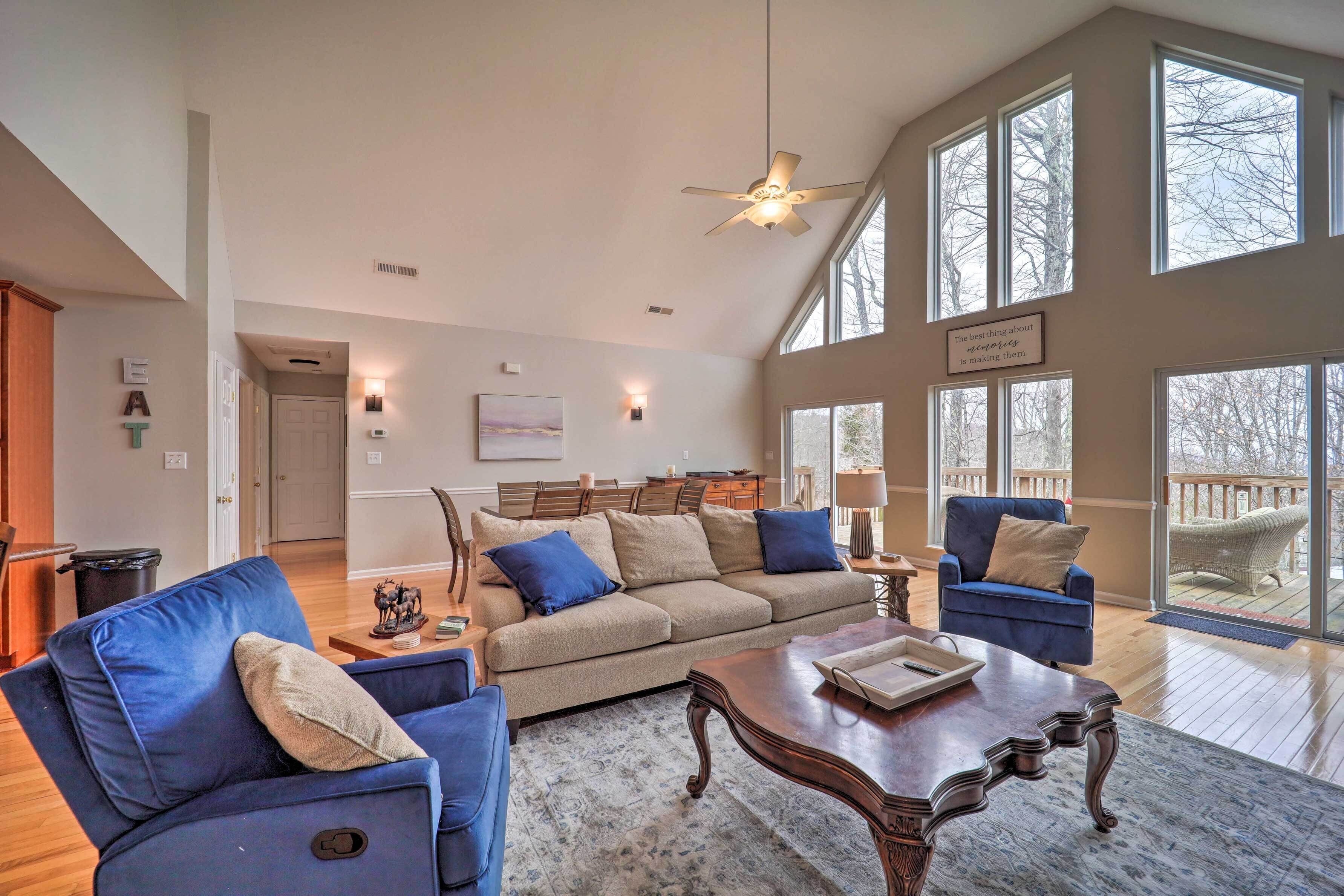 Grand Family Home w/ Hot Tub On Beech Mountain!