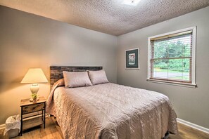 House (3 Bedrooms) | Interior - Pet-friendly VA Home ~ 30 Mi to Shenandoah NP (Weyers Cave)