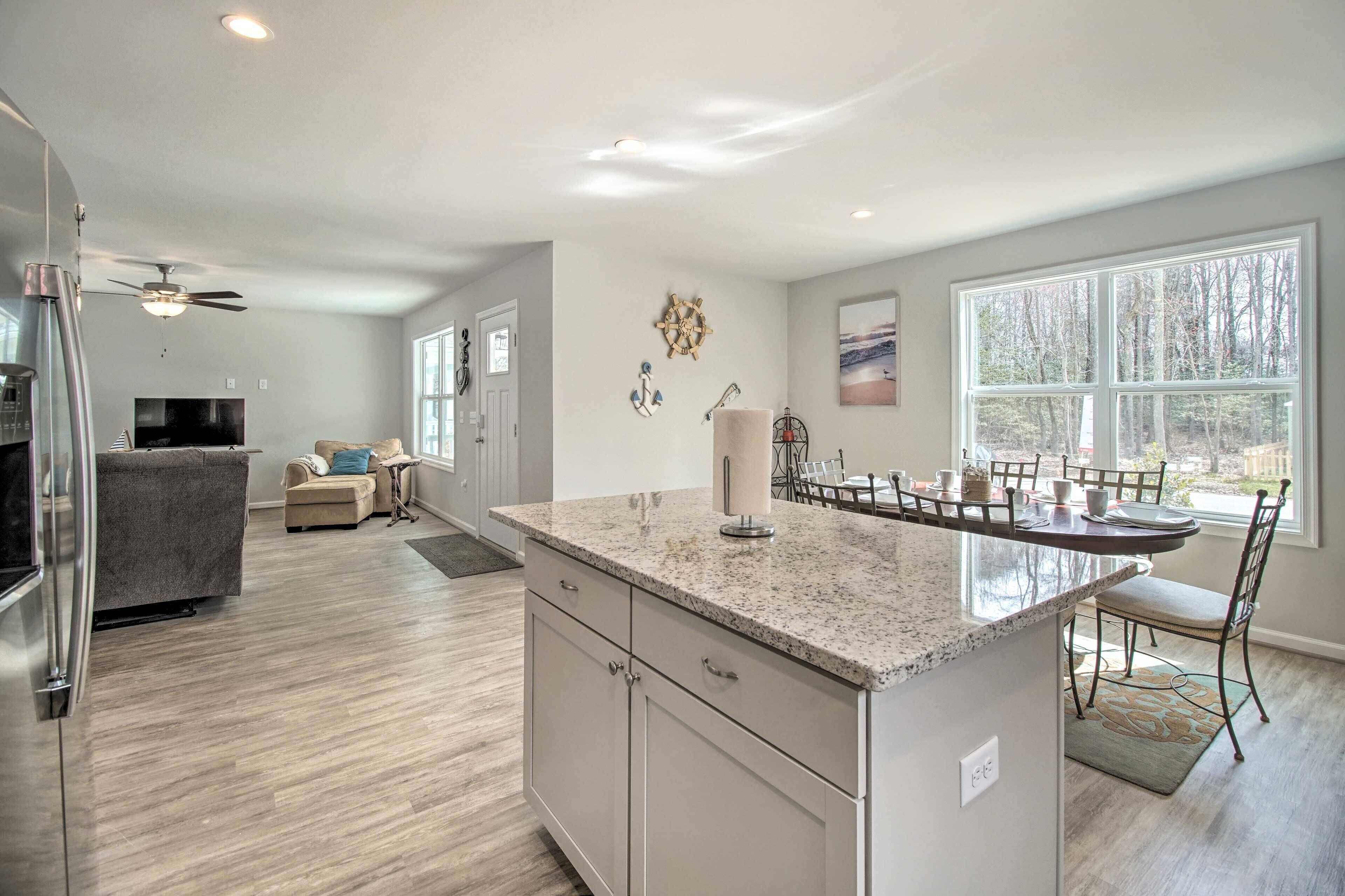 Virginia Getaway - 1 Mi to Colonial Beach!