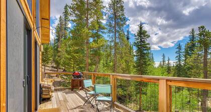 Fairplay Cabin Getaway w/ Wood Stove, Near Hiking!