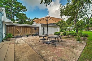 Cottage (2 Bedrooms) | Interior - Pet-friendly Brenham Cottage w/ Yard! (Brenham)