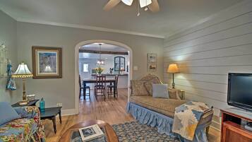 Cottage (2 Bedrooms) | Interior