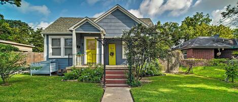 Cottage (2 Bedrooms) | Front of property