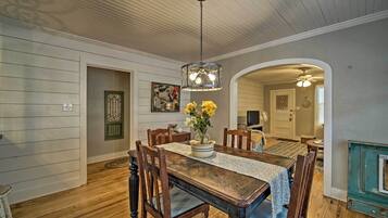 Cottage (2 Bedrooms) | Interior