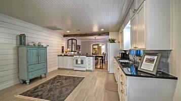 Cottage (2 Bedrooms) | Interior