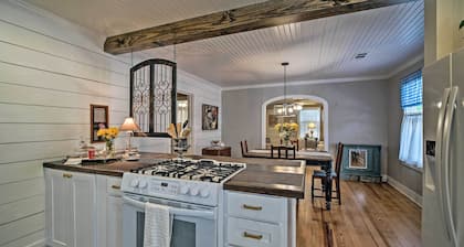 Pet-friendly Brenham Cottage w/ Yard!